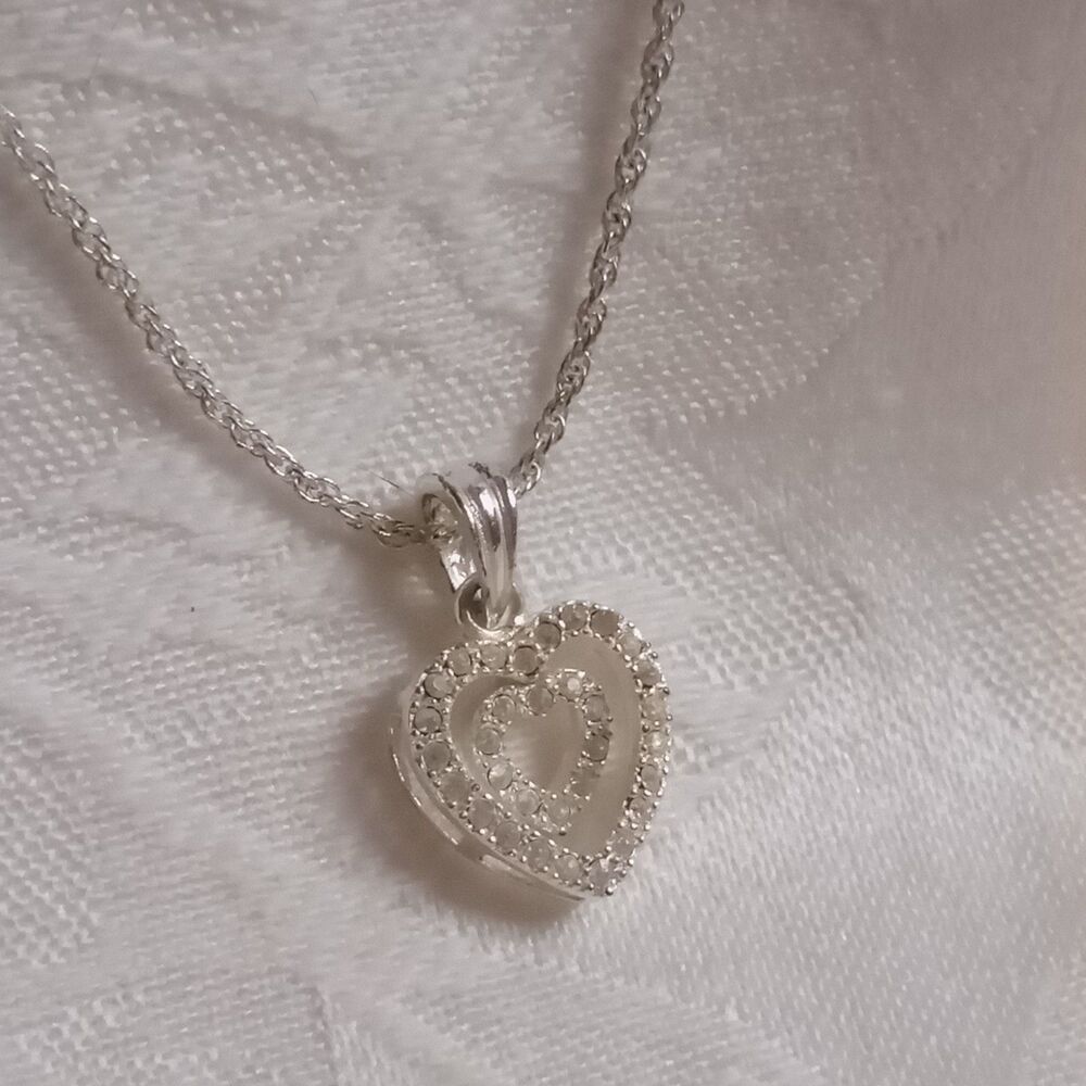 Vintage NINA RICCI Avon 15” silver Tone Double Heart Pendant Rhinestone Necklace